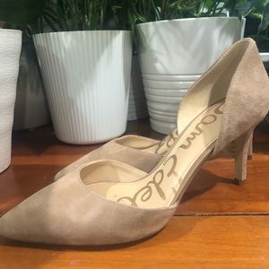 San Edelman Nude Suede Pumps